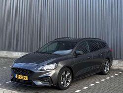 Grijs Gebruikt 2019 Ford Focus ST-Line Stationwagen | € 13.500 (Goede deal)