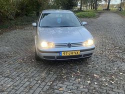 Grijs Gebruikt 2002 VW Golf IV Hatchback | € 1.000 (Eerlijke prijs)