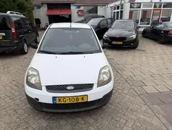 Wit Gebruikt 2008 Ford Fiesta Ambiente Hatchback | € 1.199 (Eerlijke prijs)