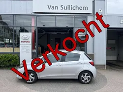 Grijs Gebruikt 2016 Toyota Yaris Hybrid Trend Hatchback | € 9.995 (Eerlijke prijs)