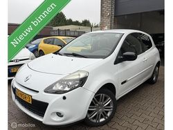 Wit Gebruikt 2010 Renault Clio II Hatchback | € 2.350 (Eerlijke prijs)