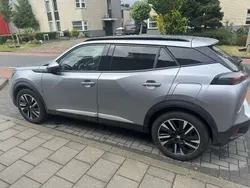 Grijs Gebruikt 2020 Peugeot e-2008 Allure SUV | € 17.900 (Eerlijke prijs)