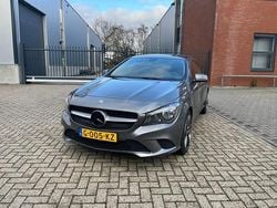 Groen (metallic) Gebruikt 2013 Mercedes CLA180 Prestige Sedan | € 7.950 (Goede deal)
