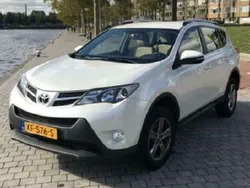 Wit Gebruikt 2015 Toyota RAV4 Business Edition SUV | € 15.599 (Goede deal)