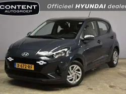 Grijs, metallic lak Gebruikt 2024 Hyundai i10 Comfort Hatchback | € 15.940 (Eerlijke prijs)