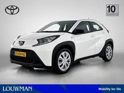 Wit Gebruikt 2024 Toyota Aygo Play Hatchback | € 17.980 (Eerlijke prijs)