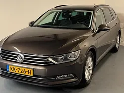 Bruin Gebruikt 2015 VW Passat Highline Stationwagen | € 12.950 (Goede deal)