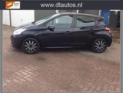 Blauw Gebruikt 2014 Peugeot 208 Access Hatchback | € 3.999 (Goede deal)