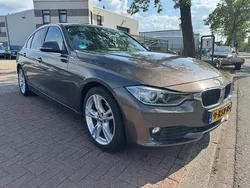Bruin Gebruikt 2013 BMW 320 Efficient Dynamics Sedan | € 10.950 (Eerlijke prijs)