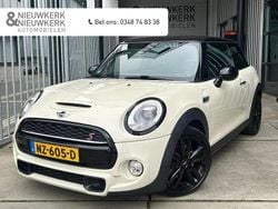 Wit Gebruikt 2017 Mini Cooper S Business Hatchback | € 18.949 (Iets duurder)