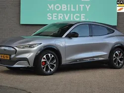 Grijs Gebruikt 2021 Ford Mustang Mach-E SUV | € 27.854 (Eerlijke prijs)