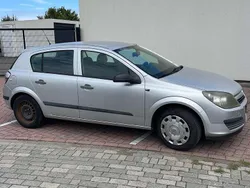 Zilver Gebruikt 2005 Opel Astra Essentia Hatchback | € 1.700 (Eerlijke prijs)