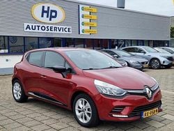 Rood Gebruikt 2017 Renault Clio IV Intens Hatchback | € 8.500 (Goede deal)