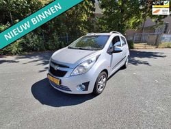 Grijs, metallic lak Gebruikt 2011 Chevrolet Spark LS Hatchback | € 2.845 (Eerlijke prijs)