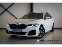 Wit Gebruikt 2022 BMW 530 M Sport Stationwagen | € 46.950 (Eerlijke prijs)