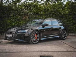 Zwart Nieuw 2024 Audi RS6 Performance Stationwagen | € 131.995