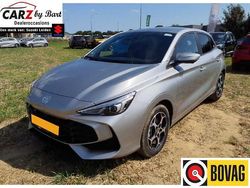 Grijs (metallic) Gebruikt 2025 MG MG3 Luxury Hatchback | € 21.945 (Eerlijke prijs)