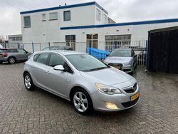 Grijs Gebruikt 2010 Opel Astra Edition Hatchback | € 4.450 (Eerlijke prijs)