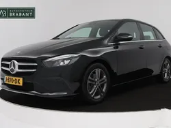 Zwart, metallic lak Gebruikt 2020 Mercedes B160 Advantage MPV | € 18.945 (Eerlijke prijs)