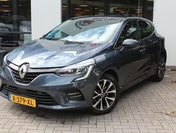 Grijs Gebruikt 2020 Renault Clio V Intens Hatchback | € 14.999 (Goede deal)
