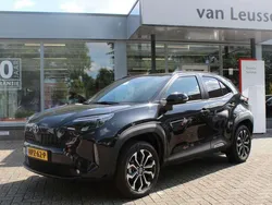 Zwart Gebruikt 2023 Toyota Yaris Cross Style SUV | € 28.740 (Eerlijke prijs)