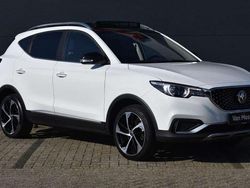 Wit Gebruikt 2020 MG ZS Luxury Sedan | € 12.750