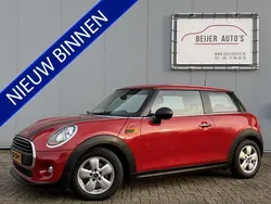 Rood Gebruikt 2015 Mini ONE Hatchback | € 9.395 (Eerlijke prijs)