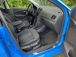 Blauw Gebruikt 2015 VW Polo Hatchback | € 7.000 (Goede deal)
