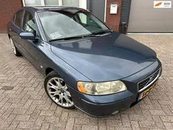 Blauw, metallic lak Gebruikt 2005 Volvo S60 Summum Sedan | € 1.800