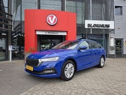 Blauw Gebruikt 2021 Skoda Octavia Business Line Stationwagen | € 19.690 (Eerlijke prijs)