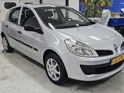 Grijs Gebruikt 2006 Renault Clio R.S. Authentique Hatchback | € 2.450 (Eerlijke prijs)