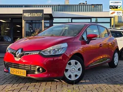 Rood Gebruikt 2015 Renault Clio IV Expression Hatchback | € 6.250 (Goede deal)
