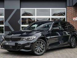 Zwart, metallic lak Gebruikt 2022 BMW 330e M Sport Stationwagen | € 36.950 (Goede deal)