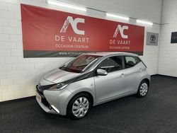 Grijs Gebruikt 2016 Toyota Aygo X-play Hatchback | € 4.599 (Eerlijke prijs)