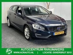 Blauw Gebruikt 2015 Volvo V60 Momentum Stationwagen | € 6.440 (Eerlijke prijs)
