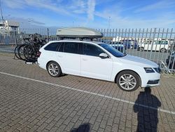 Wit (metallic) Gebruikt 2019 Skoda Octavia Business Line Stationwagen | € 15.000 (Eerlijke prijs)