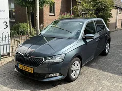 Grijs, metallic lak Gebruikt 2021 Skoda Fabia Ambition Hatchback | € 9.900 (Goede deal)