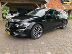 Zwart, metallic lak Gebruikt 2017 Renault Talisman Intens Stationwagen | € 13.750 (Eerlijke prijs)