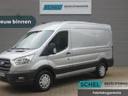Zwart Gebruikt 2023 Ford Transit Trend Van | € 36.950