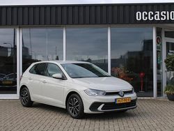 Grijs Gebruikt 2023 VW Polo Style Hatchback | € 24.950 (Eerlijke prijs)