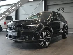 Zwart, metallic lak Gebruikt 2024 Volvo XC40 Plus SUV | € 45.900 (Eerlijke prijs)