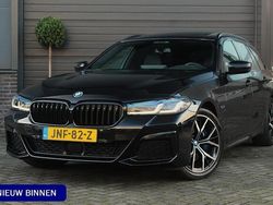 Zwart (metallic) Gebruikt 2023 BMW 530e Comfort Edition Stationwagen | € 46.495 (Iets duurder)