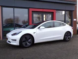 Wit Gebruikt 2020 Tesla Model 3 Standard Range Sedan | € 18.950 (Goede deal)