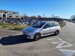 Grijs Gebruikt 2004 Peugeot 206 Griffe Stationwagen | € 925 (Goede deal)