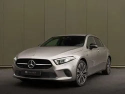 Grijs Gebruikt 2020 Mercedes A250 Premium Hatchback | € 26.950 (Goede deal)