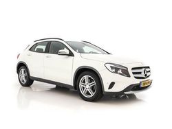 Calcite white Gebruikt 2014 Mercedes GLA200 Ambition SUV | € 13.145 (Eerlijke prijs)