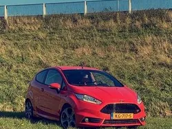 Rood Gebruikt 2013 Ford Fiesta Sport Hatchback | € 7.500 (Goede deal)