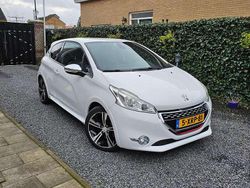 Wit Gebruikt 2013 Peugeot 208 GTi Hatchback | € 6.999 (Goede deal)