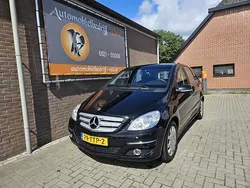 Zwart, metallic lak Gebruikt 2010 Mercedes B180 Business MPV | € 1.995 (Eerlijke prijs)