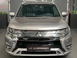Grijs, metallic lak Gebruikt 2019 Mitsubishi Outlander P-HEV Intense+ SUV | € 21.750 (Iets duurder)